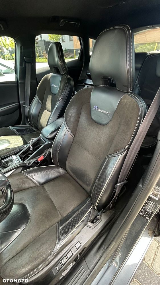 Volvo V40 D2 R-Design - 9