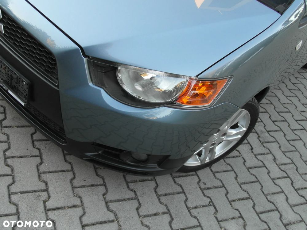 Mitsubishi Colt 2009 photo 2
