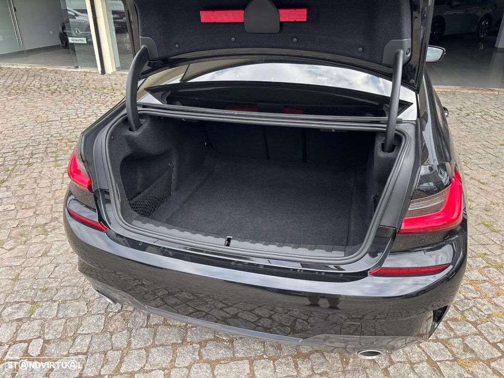 BMW 320 d Pack M Auto - 29