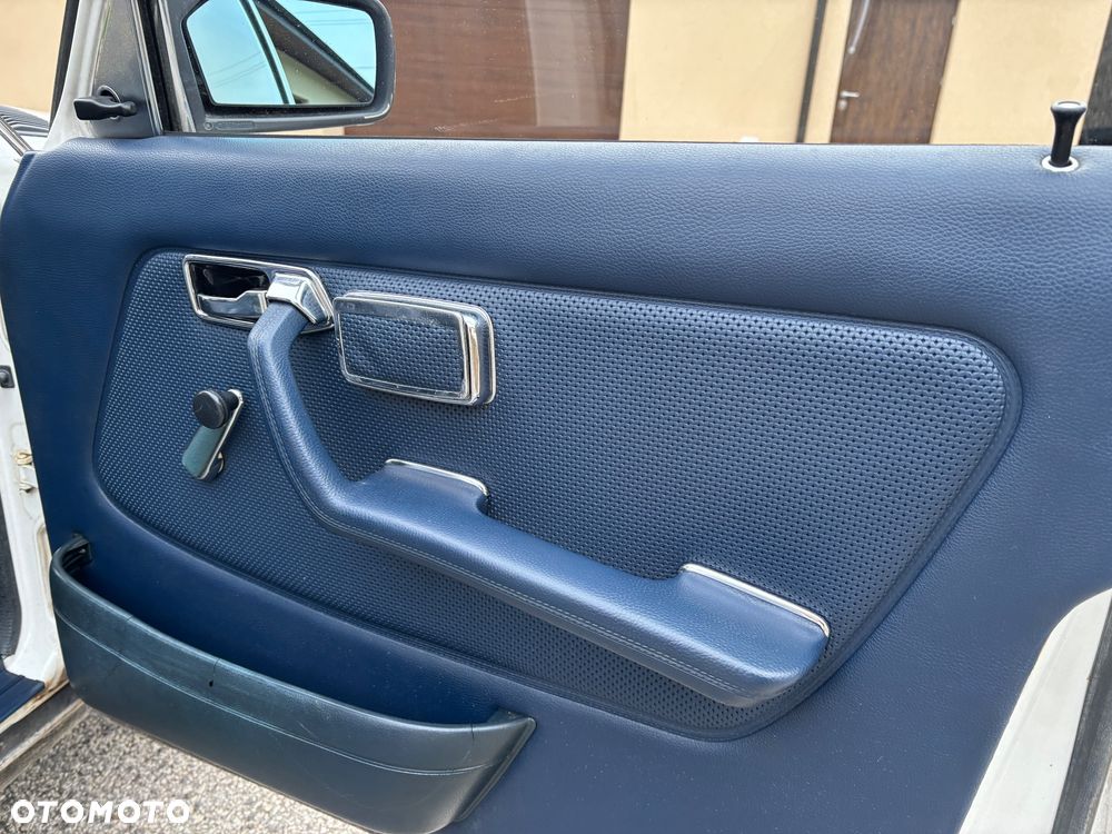 Mercedes-Benz W123 - 14