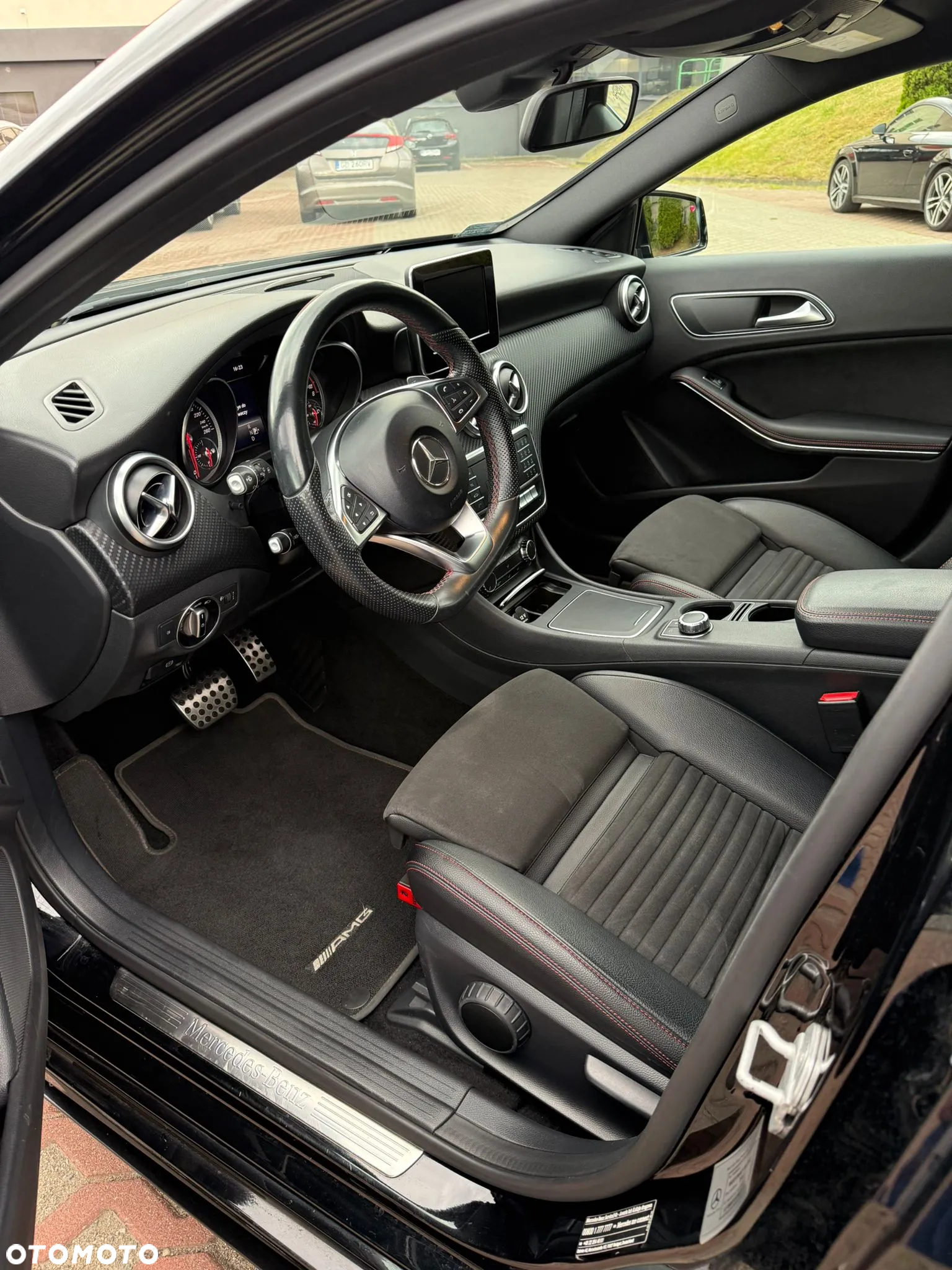 Mercedes-Benz Klasa A 180 7G-DCT AMG Line - 8