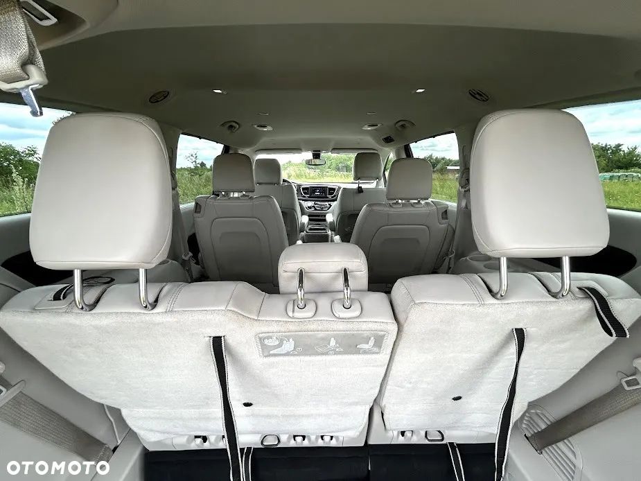 Chrysler Pacifica - 13