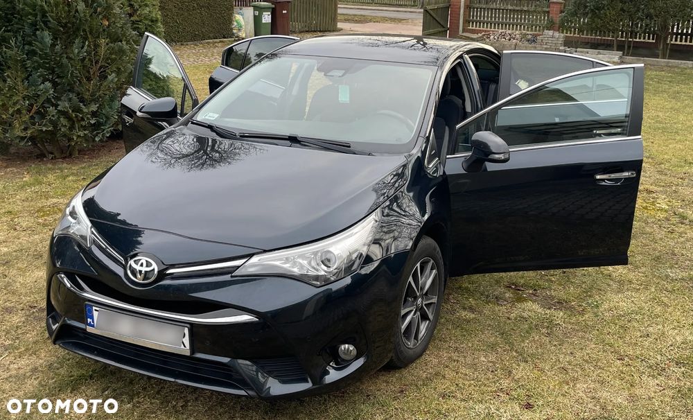 Toyota Avensis 1.8 Premium - 6