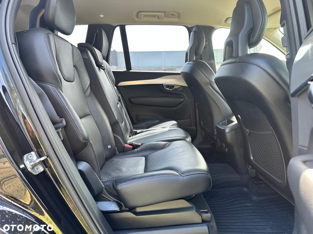 Volvo XC 90 D5 AWD Momentum - 10