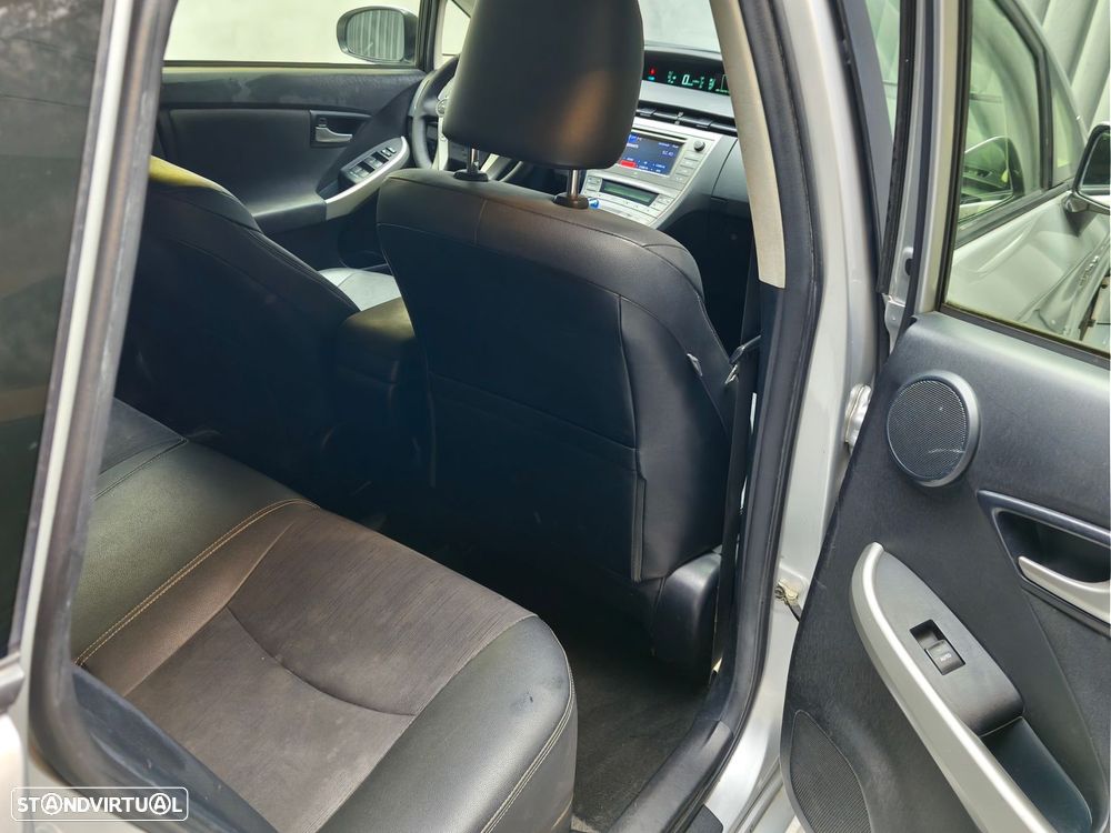 Toyota Prius 1.8 Plug-In Luxury+Pele - 17