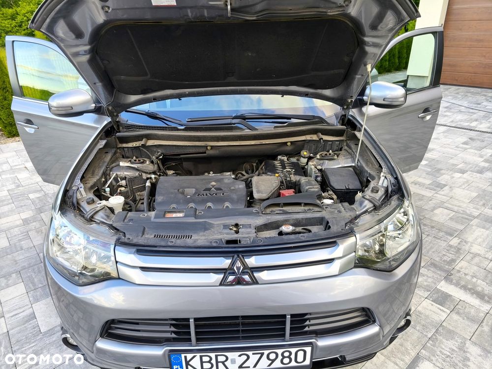 Mitsubishi Outlander 2.0 Intense 2WD - 8