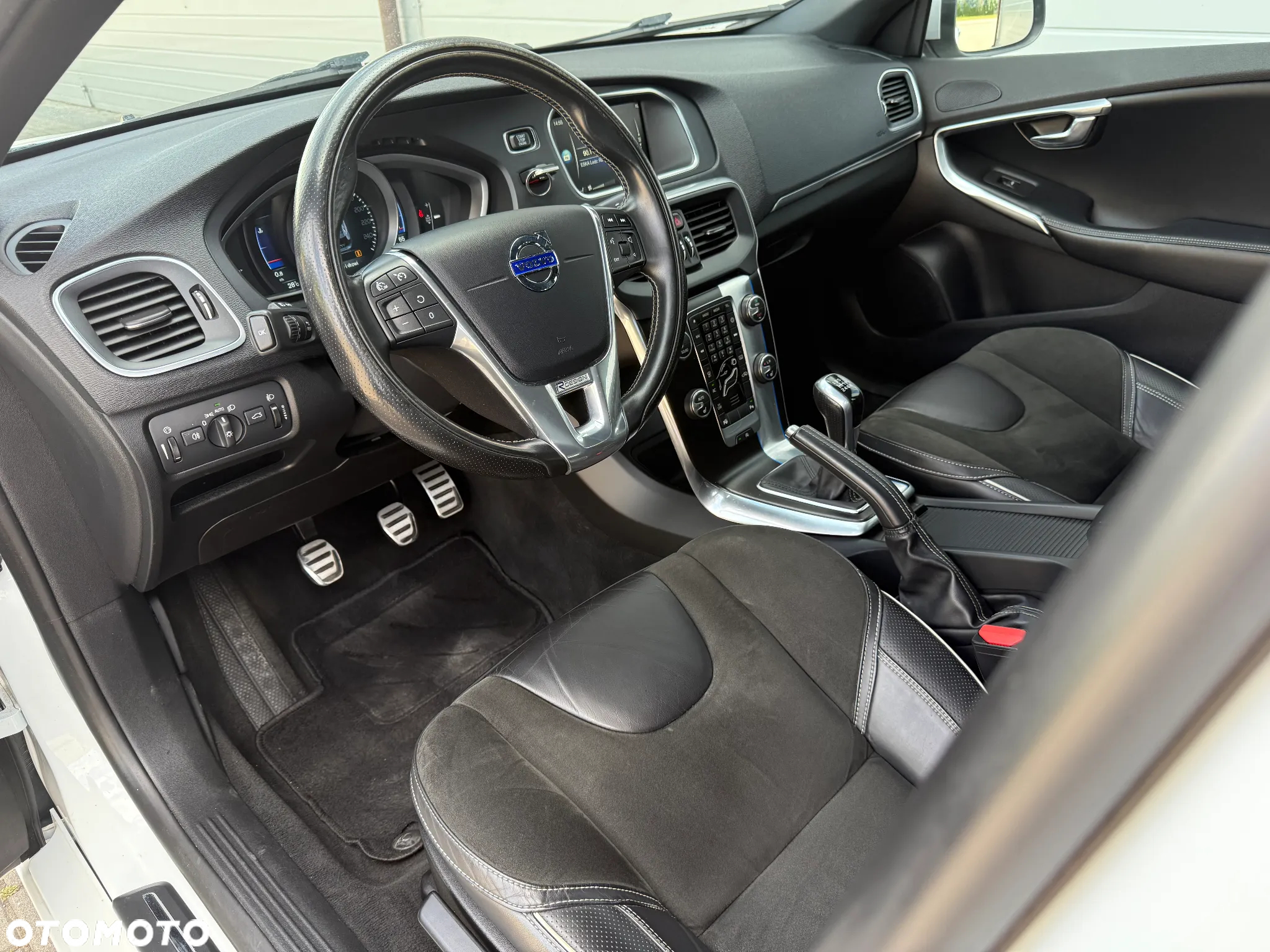Volvo V40 D2 Drive-E R-Design Kinetic - 25