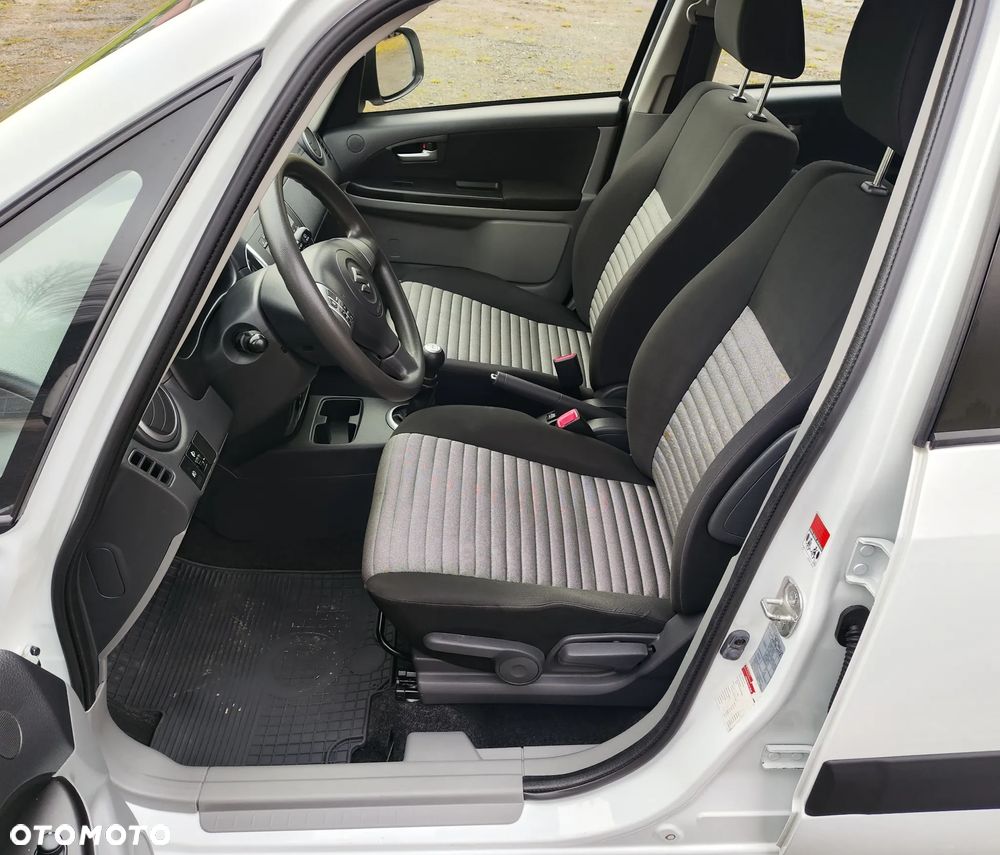 Suzuki SX4 1.6 VVT 4x4 Comfort - 16