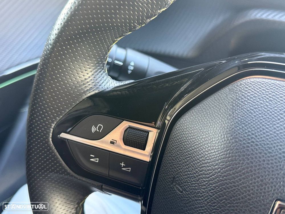 Peugeot e-208 50 kWh GT - 11