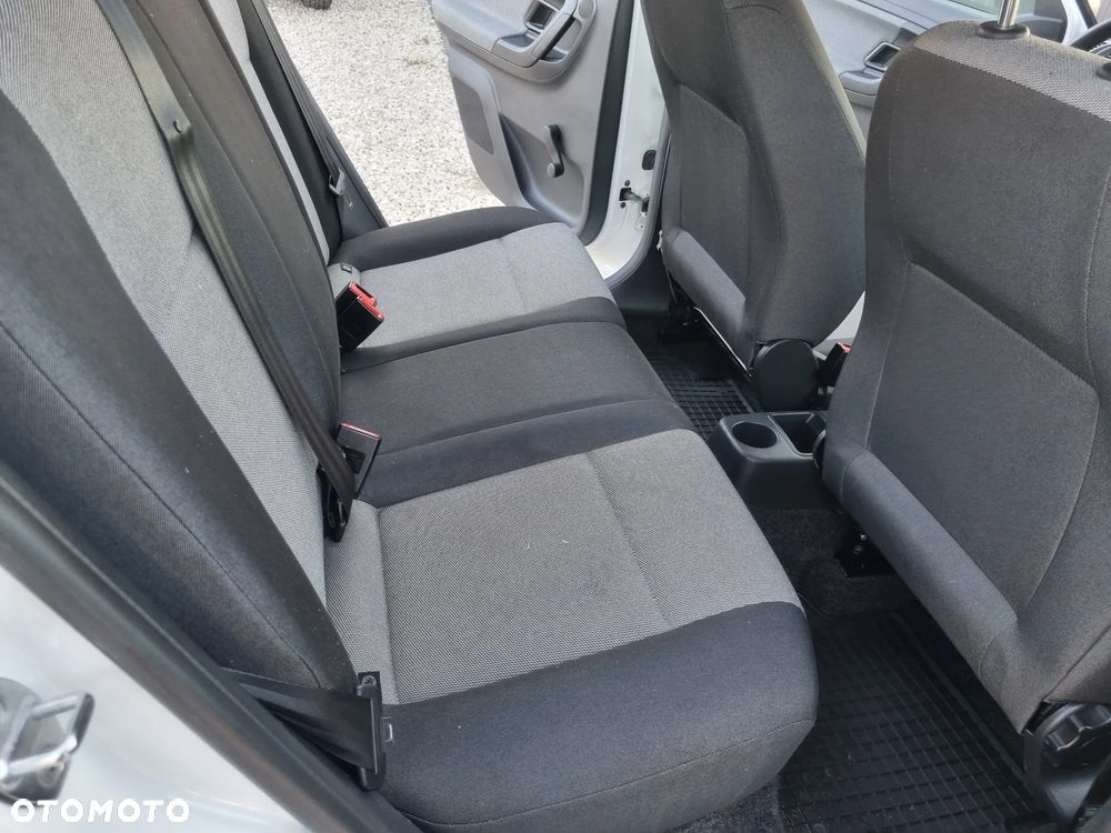 Skoda Fabia 1.2 HTP Active - 10