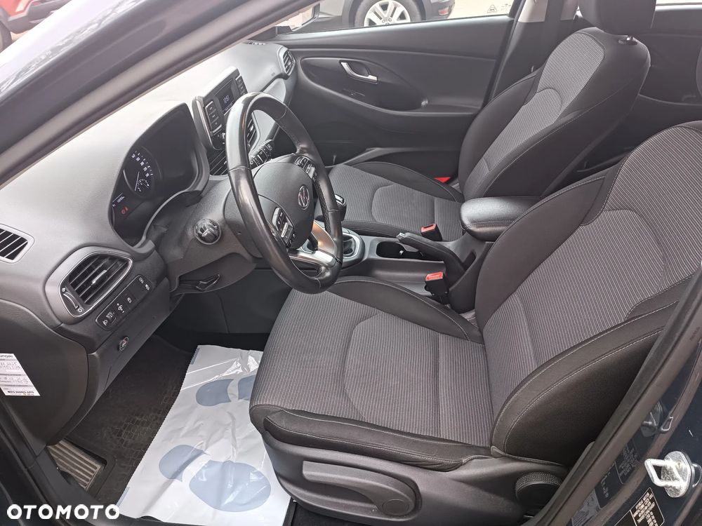 Hyundai i30 1.5 DPI Classic + - 10