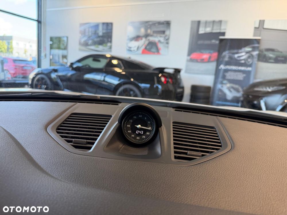 Porsche 911 Carrera 4S - 23