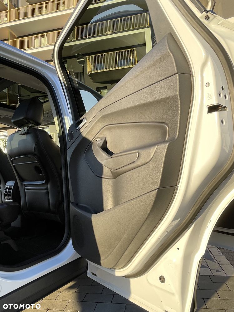 Ford Kuga 2.0 TDCi 4WD Titanium - 33