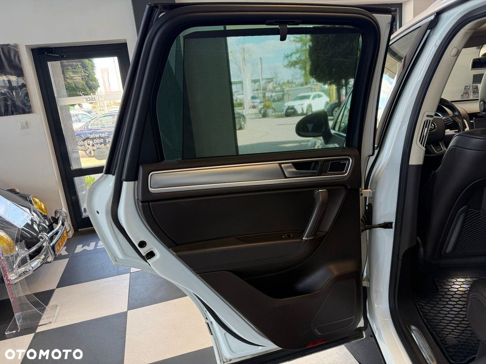 Volkswagen Touareg - 14