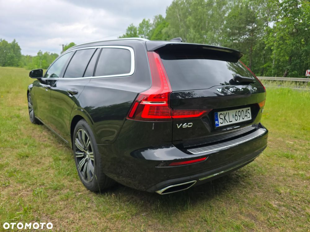 Volvo V60 T6 AWD Recharge Plus Dark - 24