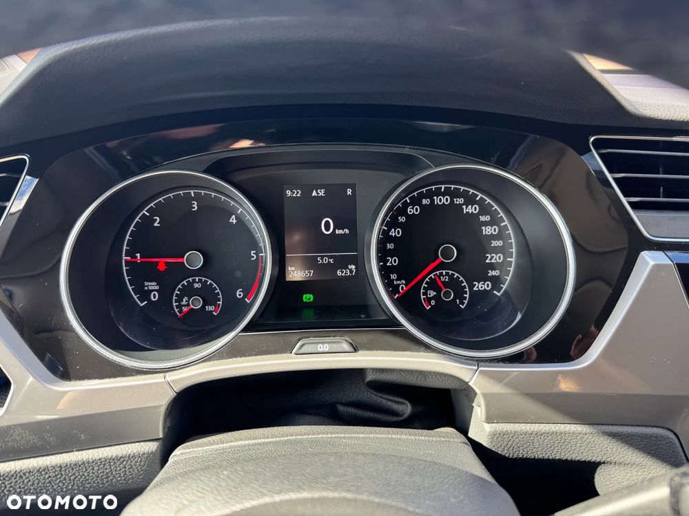 Volkswagen Touran 2.0 TDI SCR DSG Comfortline - 15