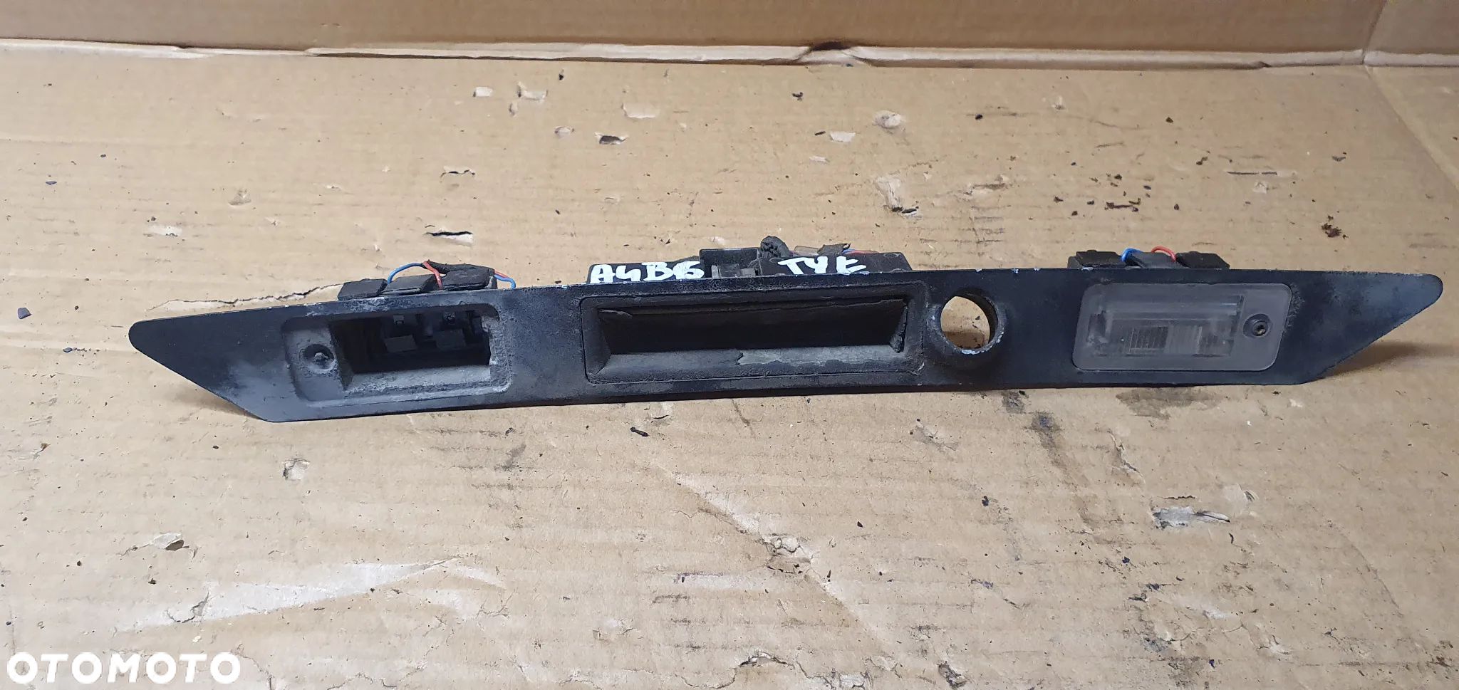 Blenda klapy bagażnika mikrostyk podświetlenie Audi A4 B6 8P0827574 - 1
