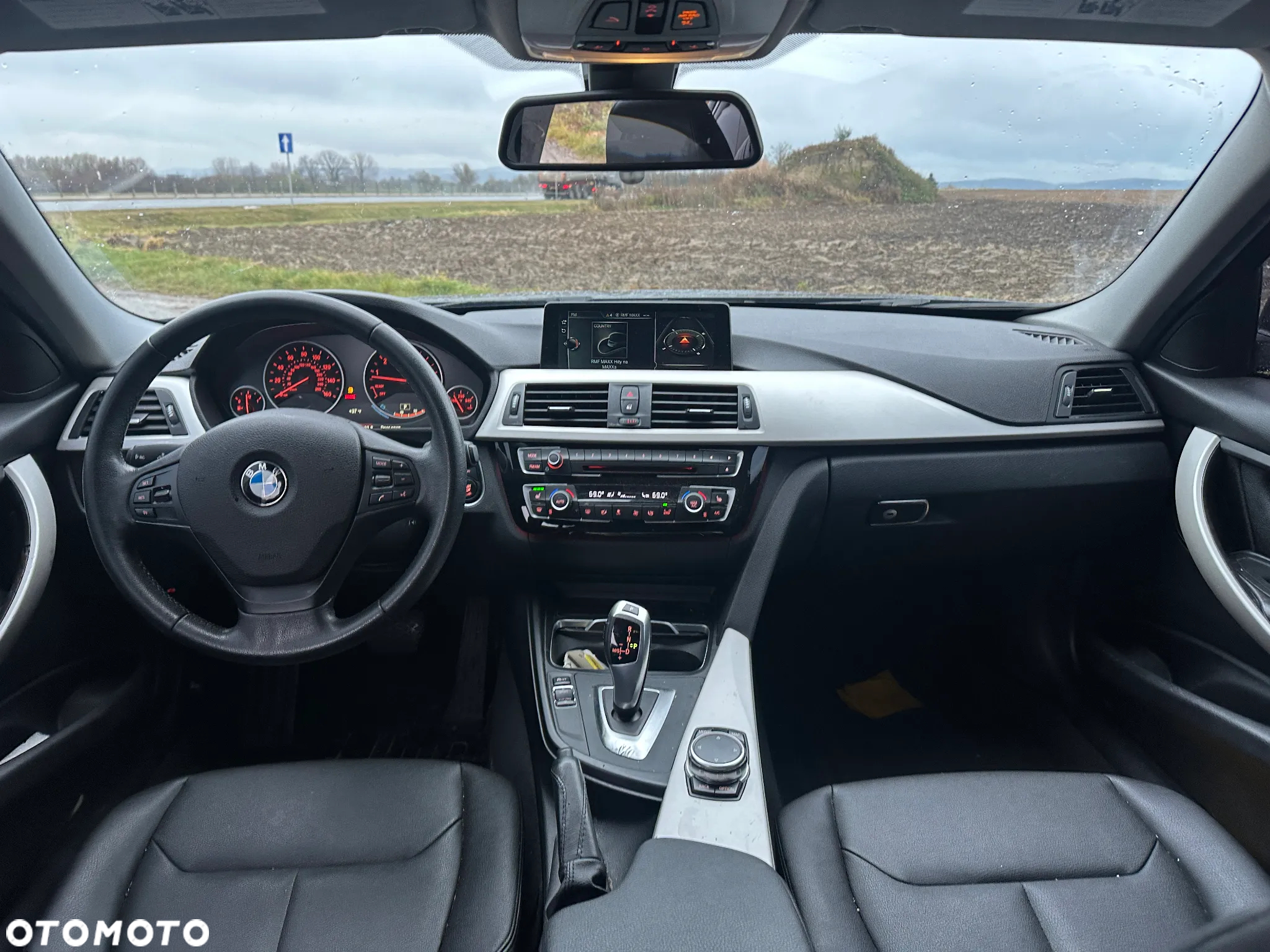 BMW Seria 3 320i GPF xDrive - 13