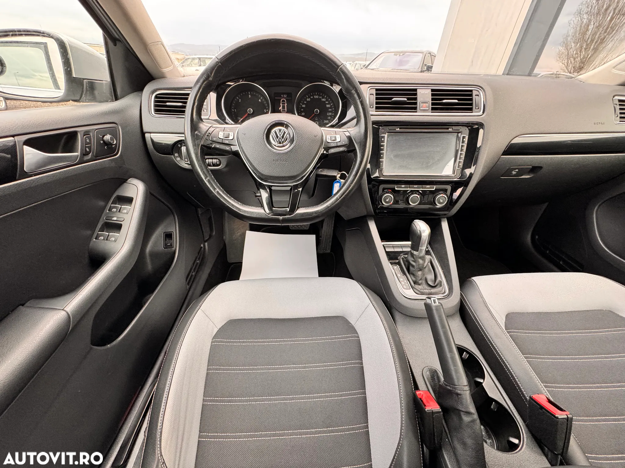 Volkswagen Jetta 2.0 TDI DSG BlueMotion Technologie - 25