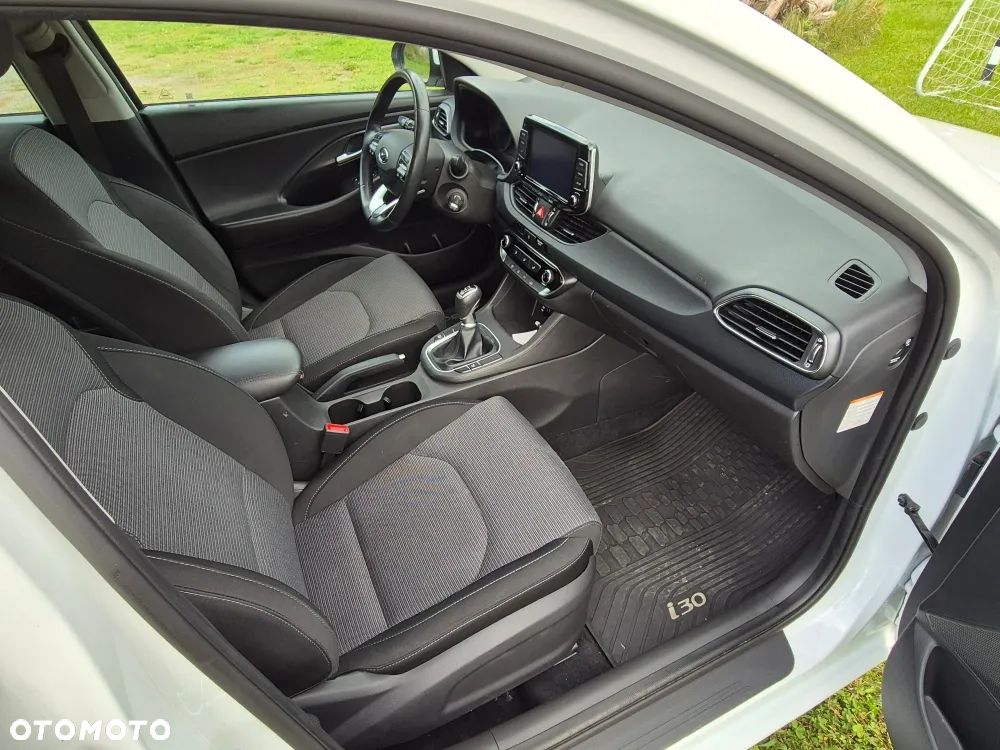 Hyundai i30 1.5 T-GDI 48V Modern - 9