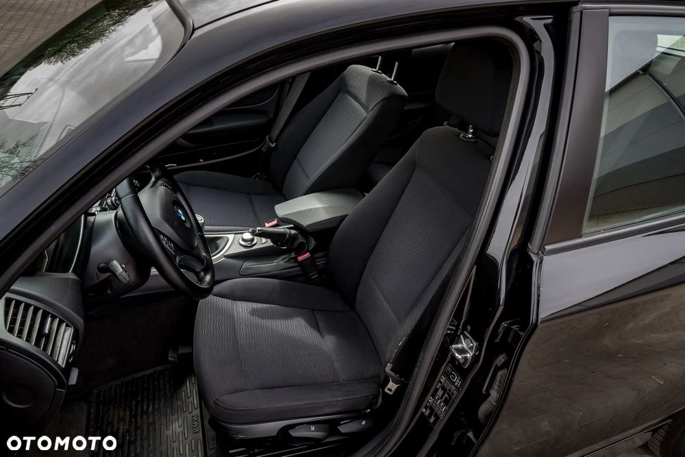 BMW Seria 1 116i - 34