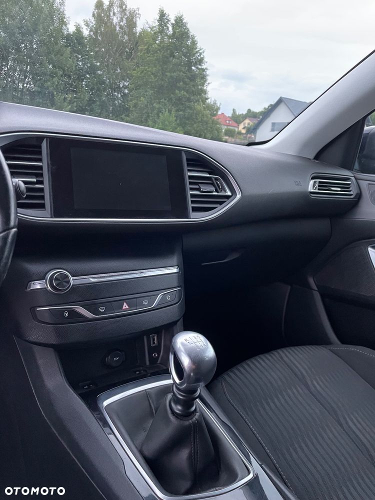 Peugeot 308 1.6 BlueHDi Allure S&S - 13