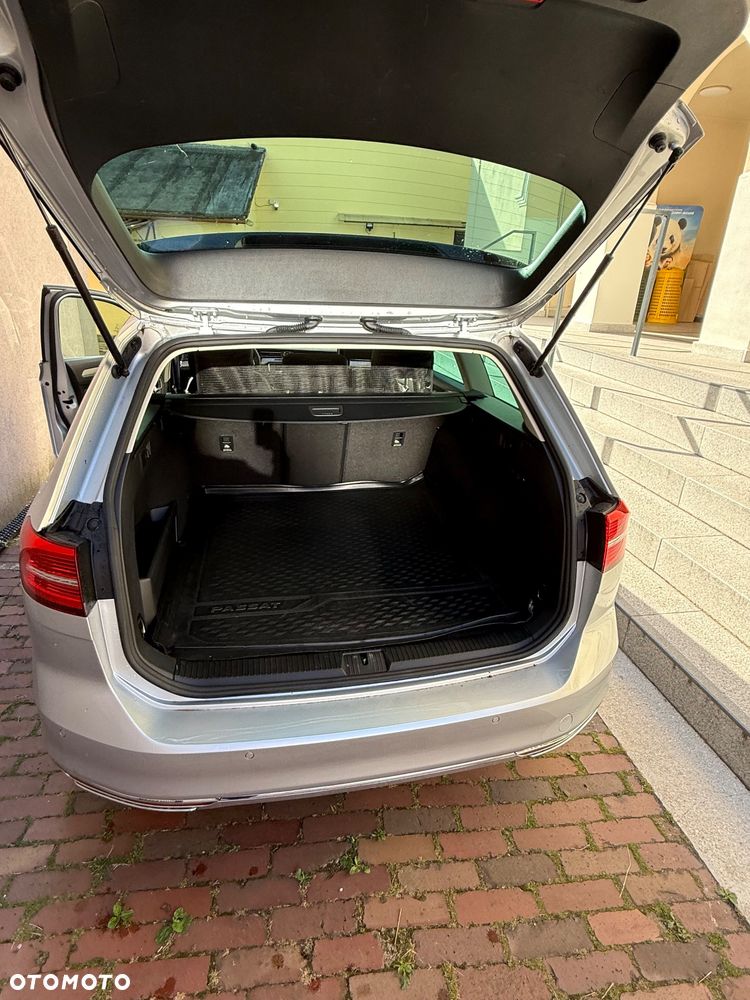 Volkswagen Passat - 11