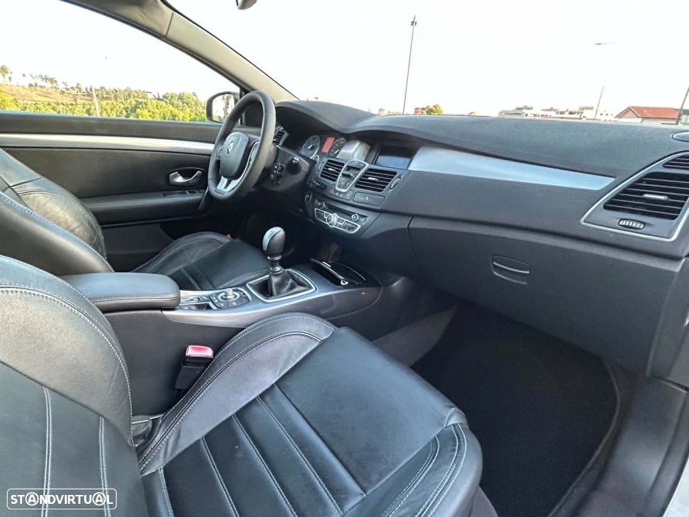 Renault Laguna Coupe 2.0 dCi Dynamique S 4Control - 12