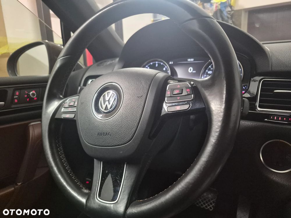 Volkswagen Touareg - 19