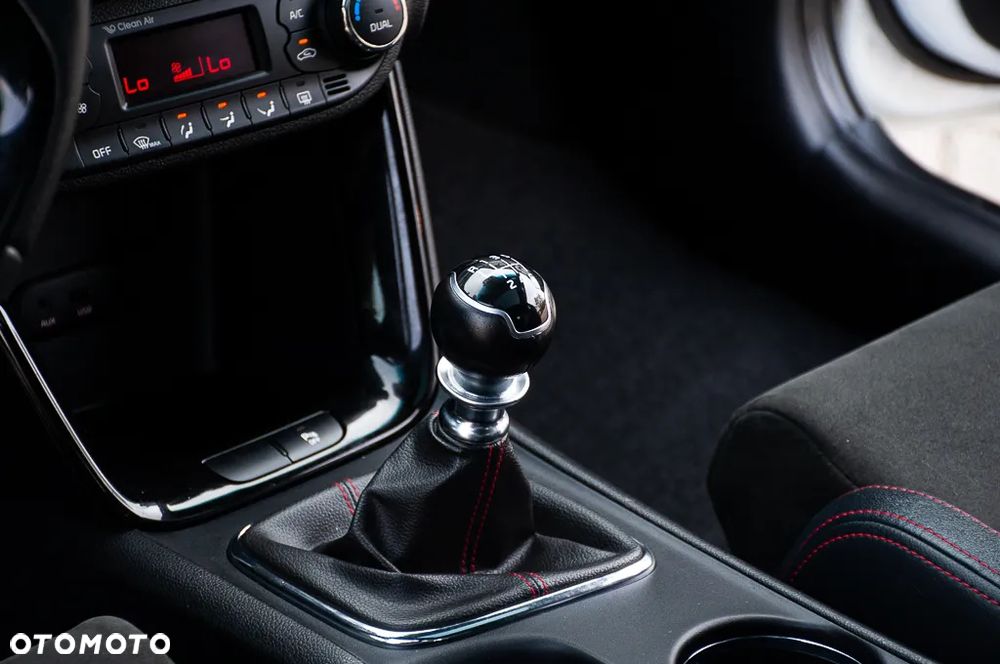 Kia Ceed Cee'd 1.6 T-GDI GT - 29