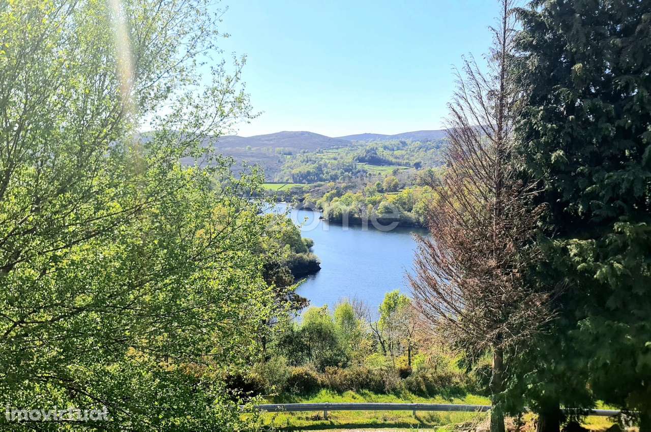 Moradia T4 em Montalegre - Com vistas para o Rio Rabagão - Grande imagem: 2/23