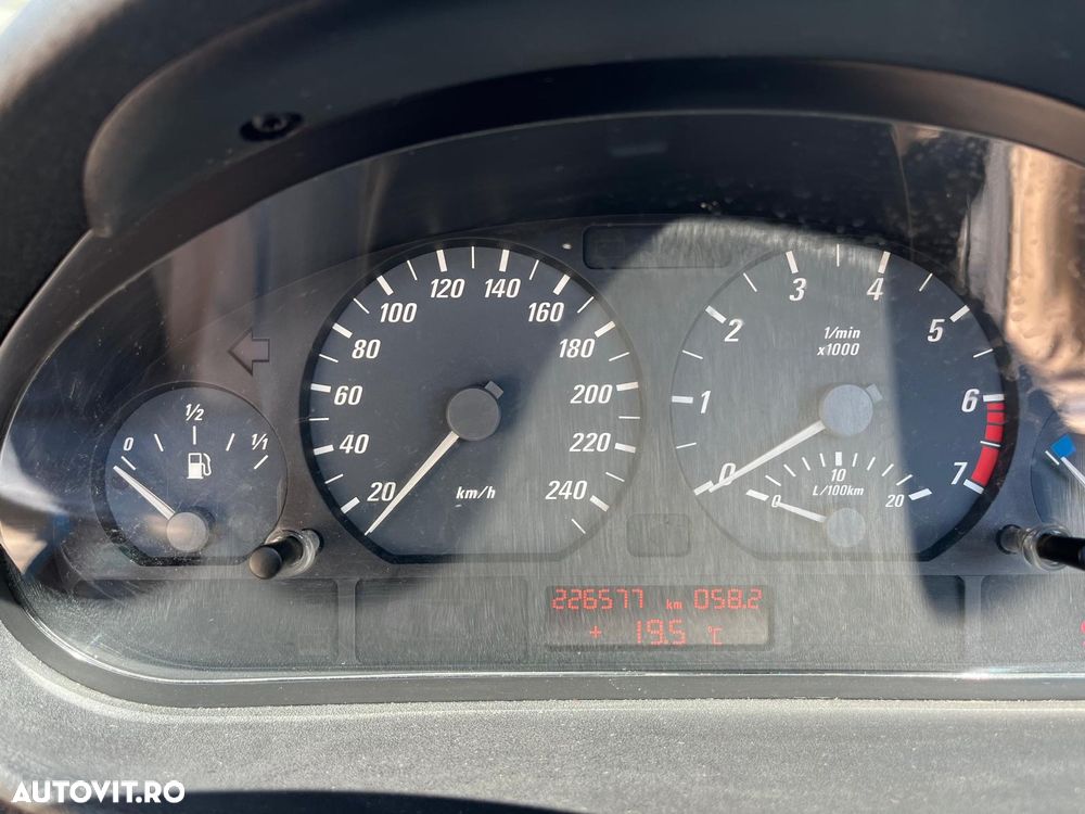 BMW Seria 3 325 Ci Cabrio - 9