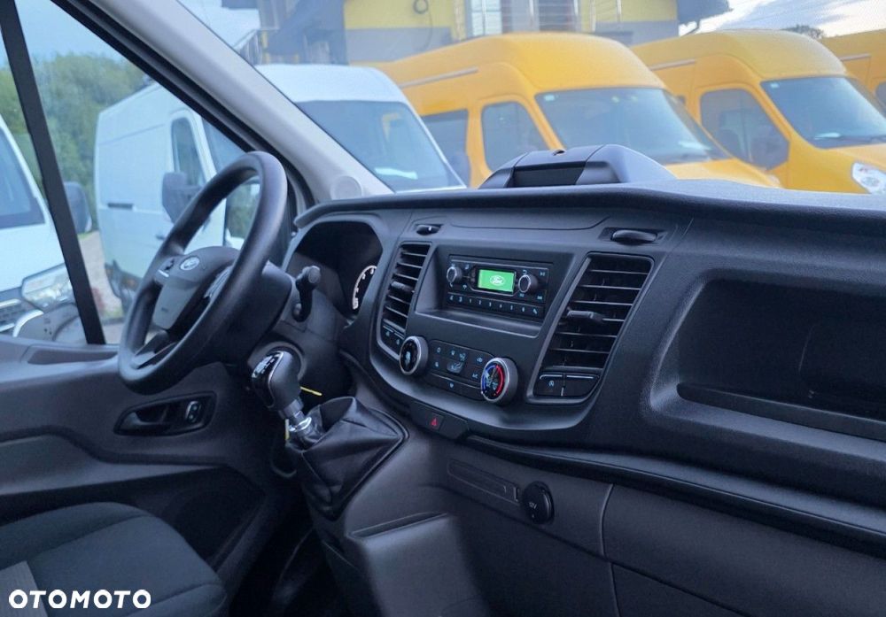 Ford Transit - 25