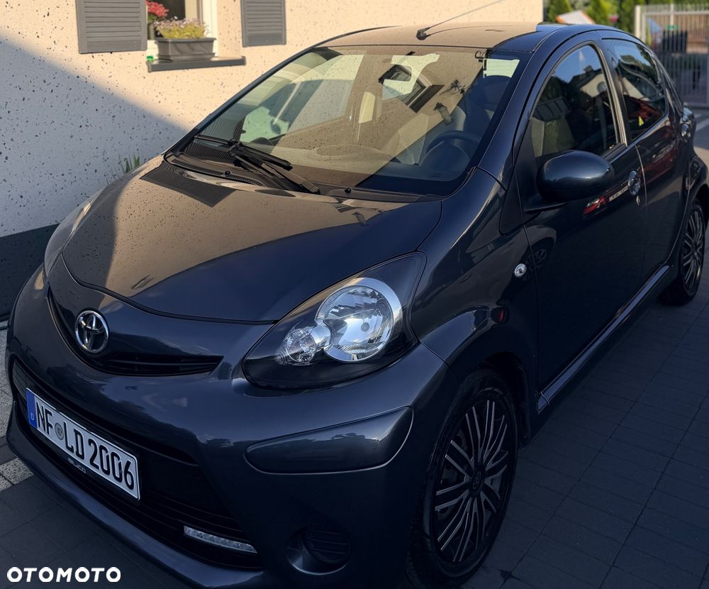 Toyota Aygo x-play - 5
