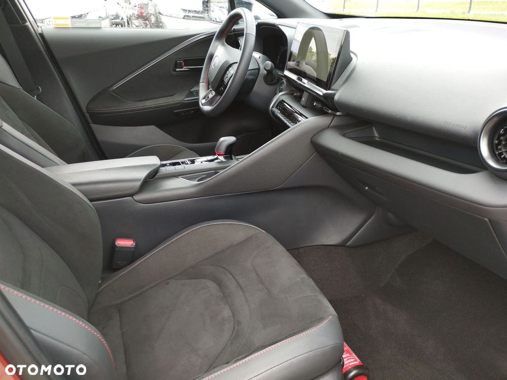 Toyota C-HR - 11
