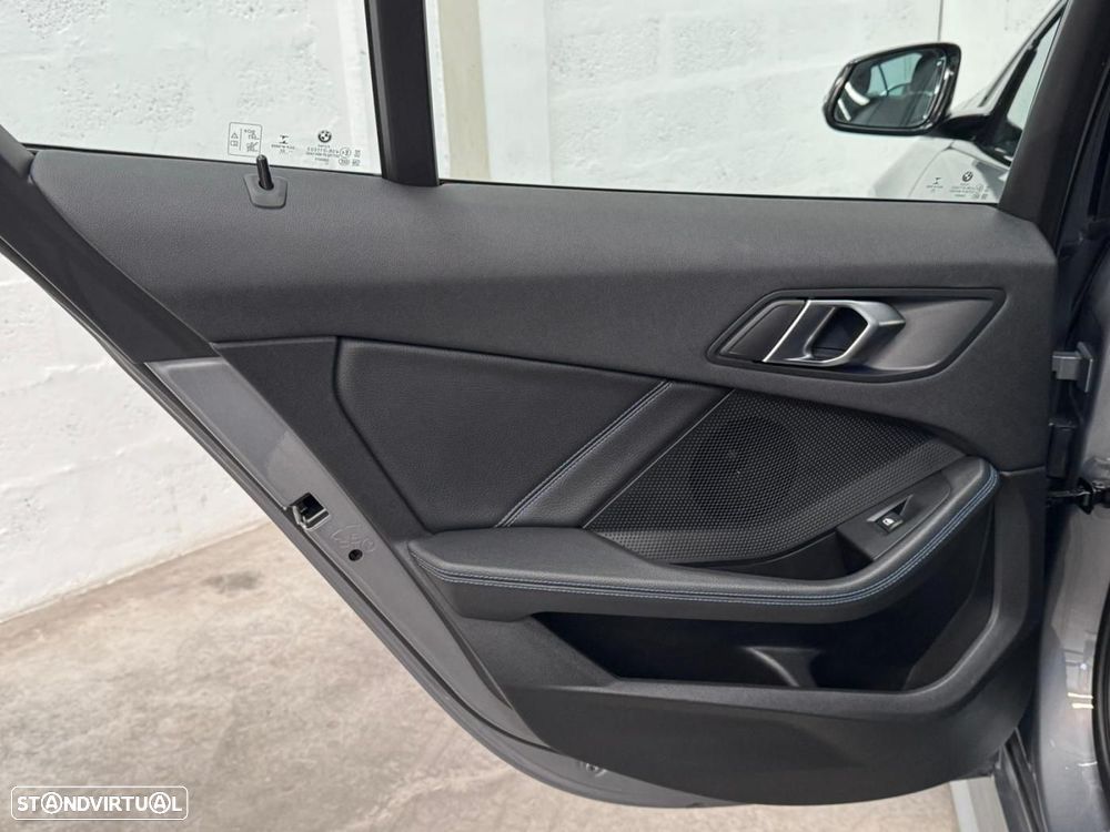 BMW 116 d Pack Desportivo M - 50