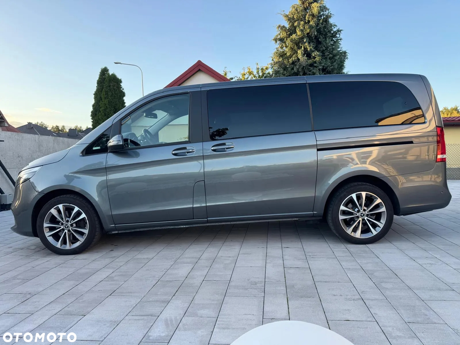 Mercedes-Benz Klasa V 300 d 4-Matic Avantgarde 9G-Tronic (d³ugi) - 5