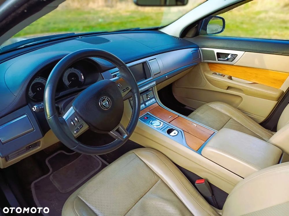 Jaguar XF 5.0 V8 Luxury - 14