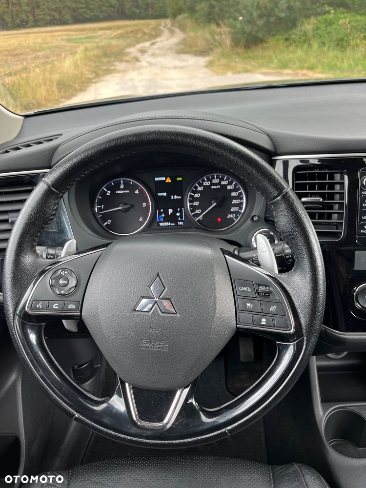 Mitsubishi Outlander 2.2 DI-D 4WD Automatik Diamant Edition - 21