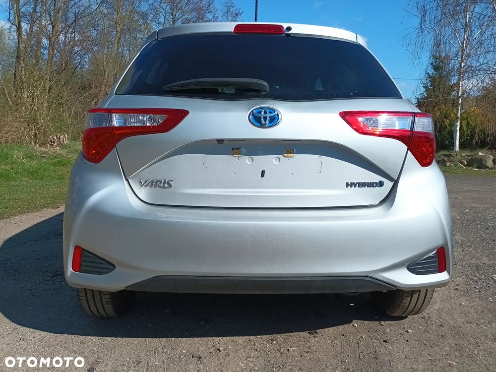 Toyota Yaris Hybrid 100 Active - 30