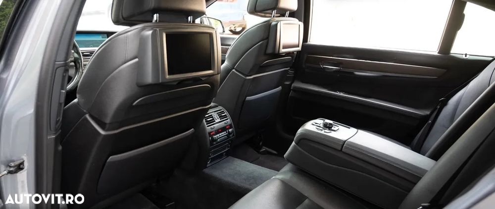 BMW Seria 7 740Li - 11