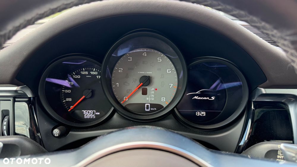 Porsche Macan S - 40