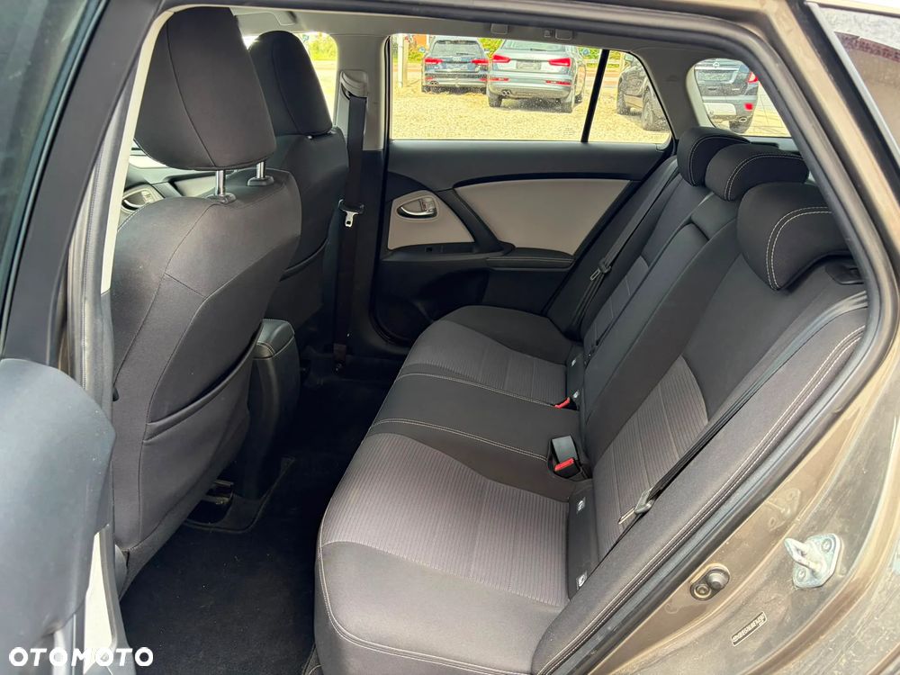 Toyota Avensis Touring Sports 1.8 Business Edition - 8