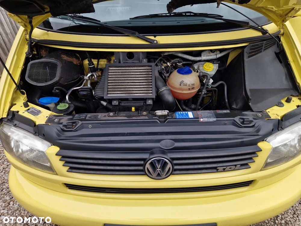 Volkswagen Caravelle - 9