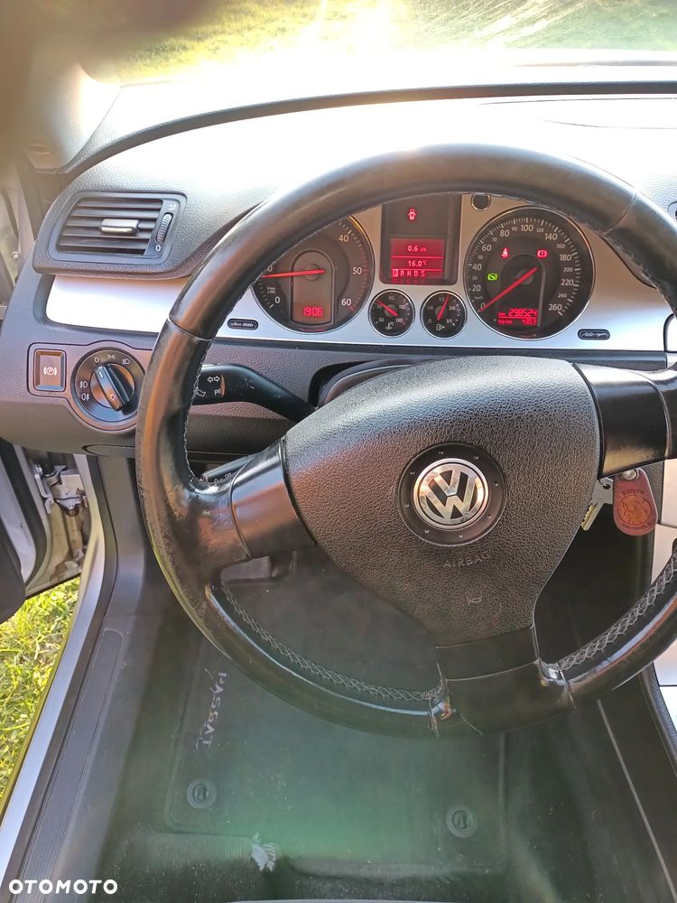 Volkswagen Passat 2.0 TDI DPF Comfortline DSG - 12