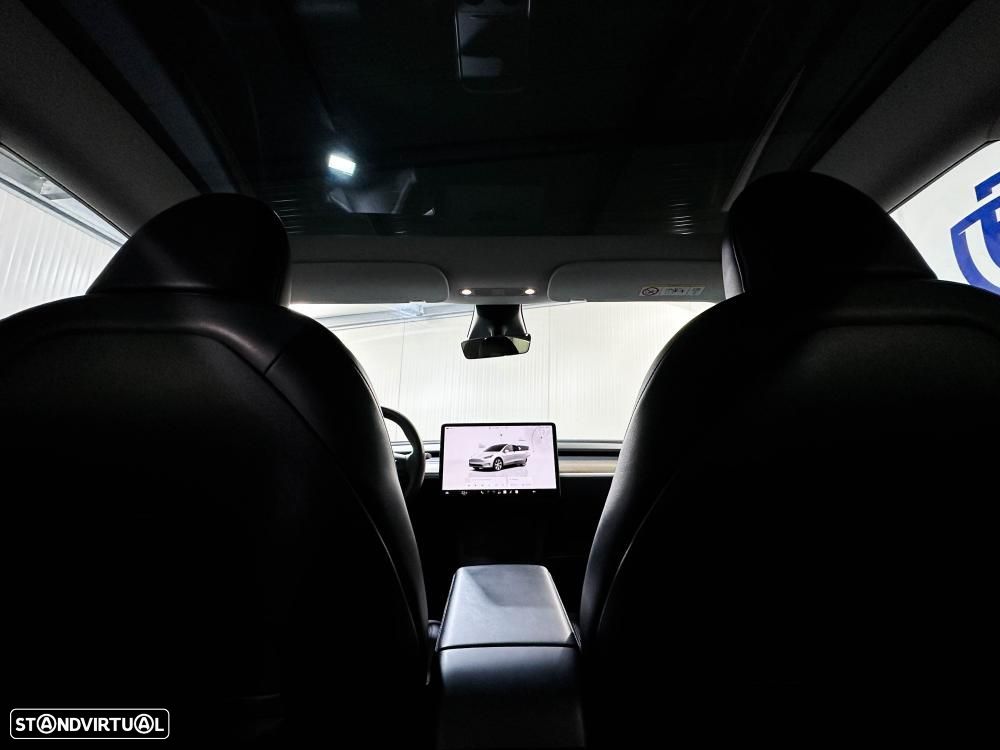Tesla Model Y Standard - 27