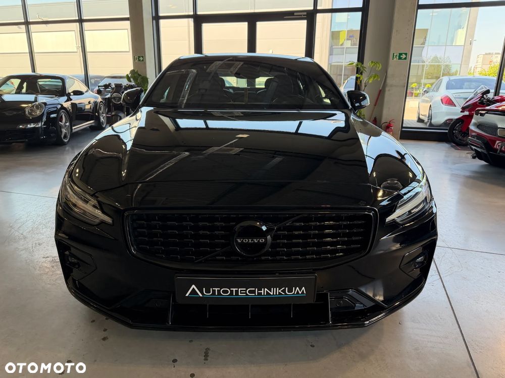 Volvo S60 T4 R-Design - 3