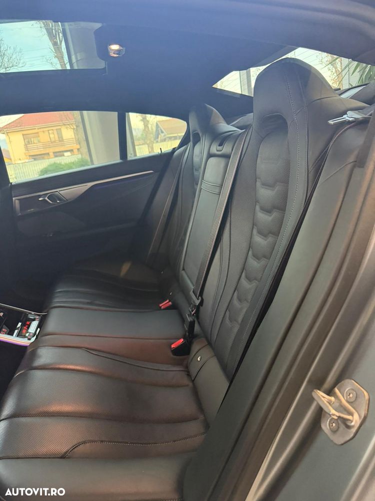 BMW Seria 8 840i xDrive - 12