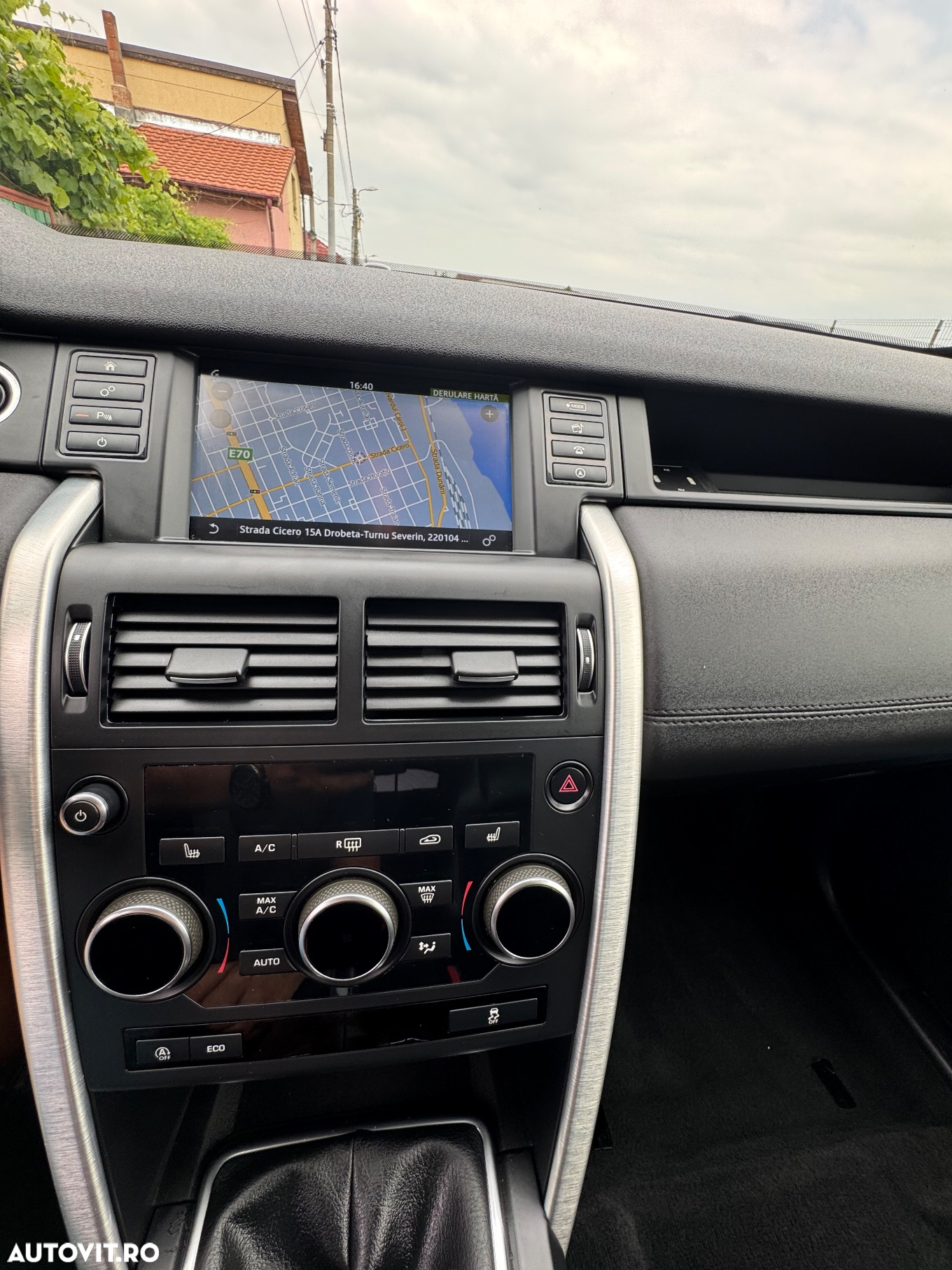 Land Rover Discovery Sport - 12
