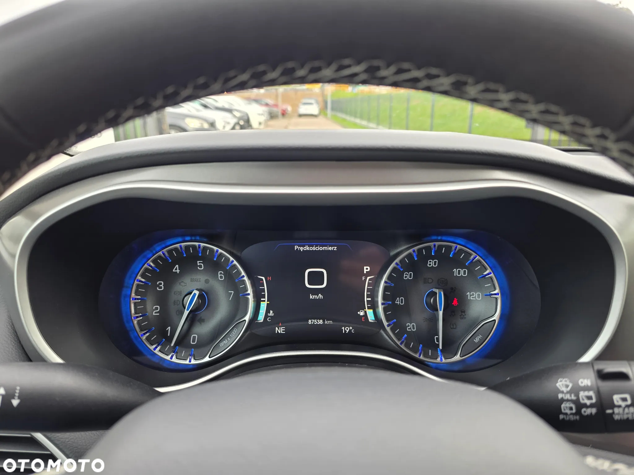 Chrysler Pacifica - 17